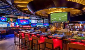 jdbyg com Live Baccarat — ကဒ်ဖောင်း နှင့် dealer စားပွဲ ထိုင်ကစားနေသော မြင်ကွင်း